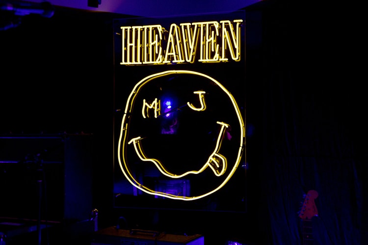 참다 못한 너바나가 저작권 침해로 마크 제이콥스를 고소했다