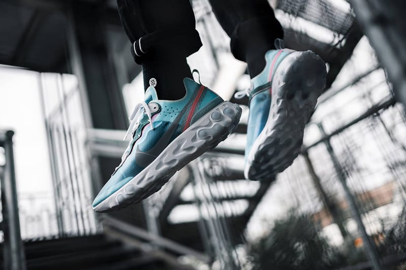 나이키 리액트 엘리먼트 87 '로얄 틴트' 착용 모습