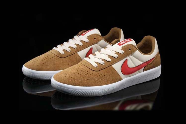 마스 야드의 시그너처 컬러로 꾸민 나이키 SB 팀 클래식