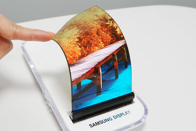 삼성 vs 로욜, 2019년에 출시되는 폴더블 스마트폰 비교