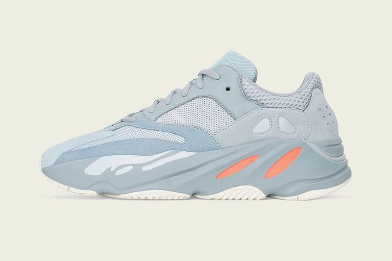 이지 부스트 700 ‘이너시아’ 국내 발매처 공개