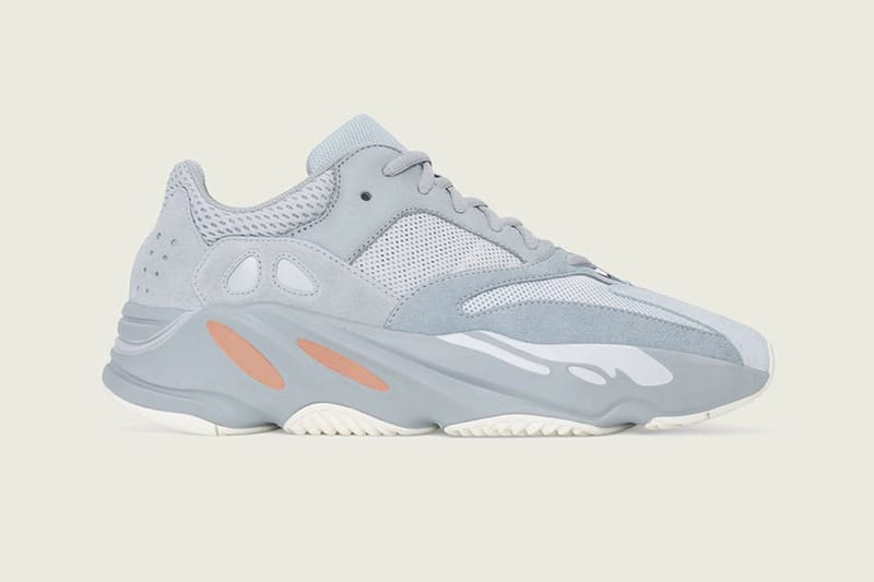 화제의 이지 부스트 700 ‘이너시아’, 발매일 & 가격