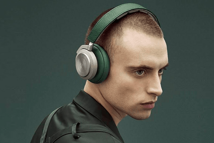 라프 시몬스가 디자인한 케이스의 뱅앤올룹슨 한정판 컬렉션