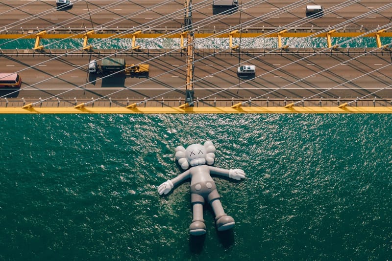 홍콩 빅토리아 항구로 옮겨간 ‘카우스: 홀리데이’ 현장