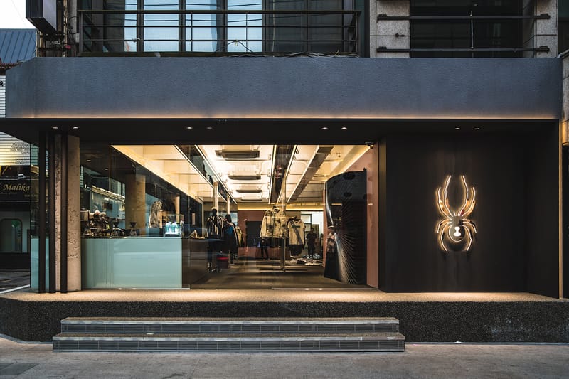 스파이더 첫 번째 콘셉트 스토어 오픈