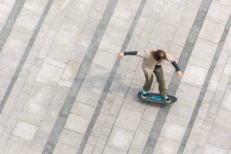 반스 '에라'를 탄생시킨 장본인, 전설적인 스케이터 토니 알바