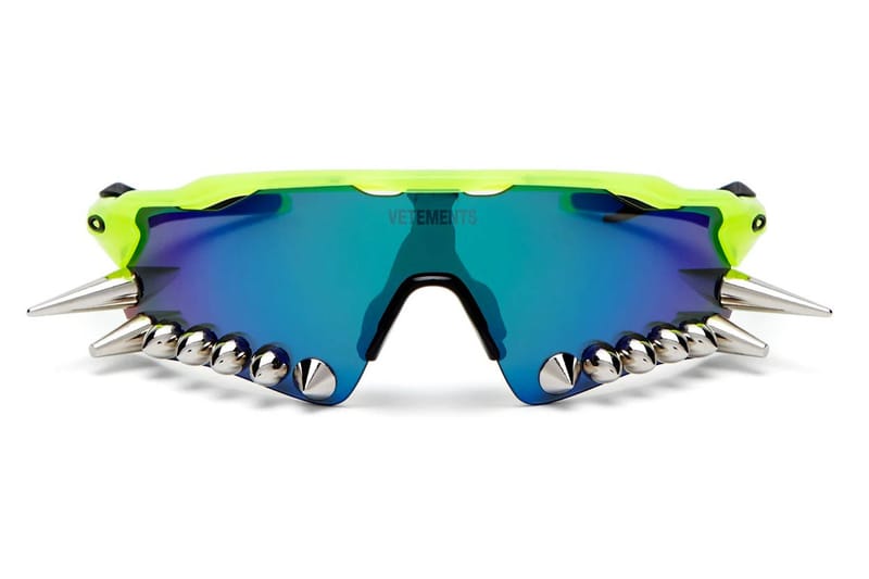 사두면 후회 안 할 베트멍 x 오클리 스파이크 선글라스 6종