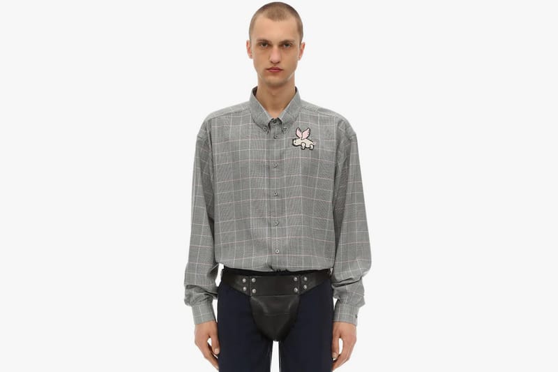 의도를 알 수 없는 구찌의 310만 원 짜리 가죽 작스트랩