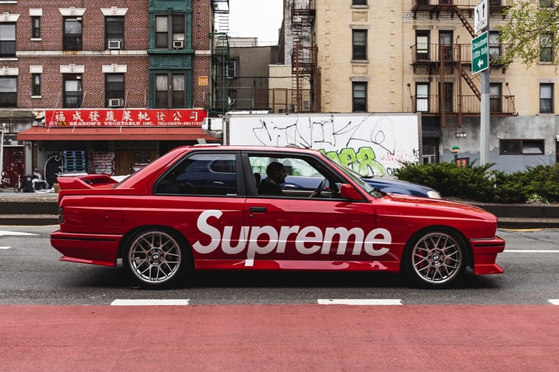 슈프림과 BMW의 협업? 1:1 스케일의 'E30 M3' 실물 공개