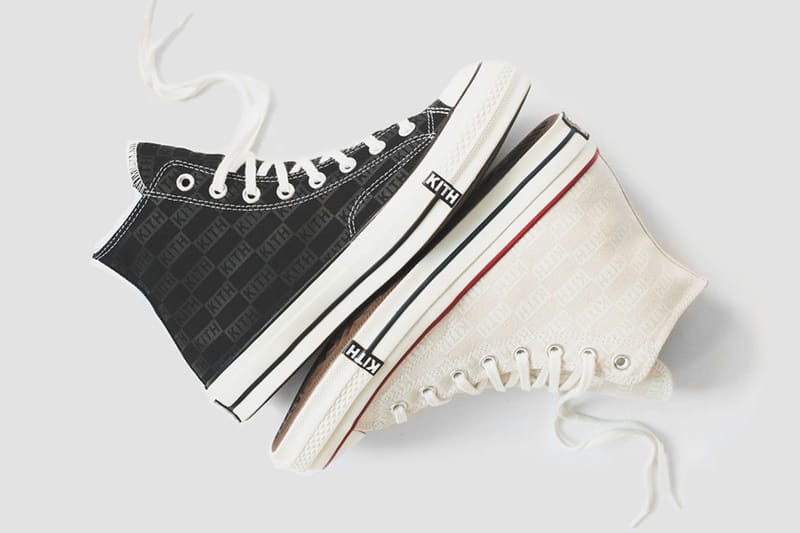 로고를 빼곡히 새긴 컨버스 x 키스 척 테일러 올스타 70 출시