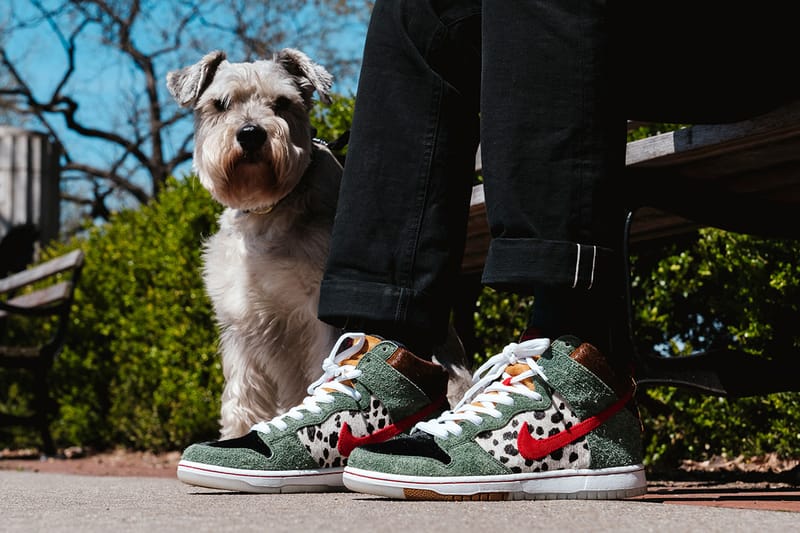 반려인을 위한 나이키 SB 덩크 하이 ‘워크 더 도그’ 실착 이미지