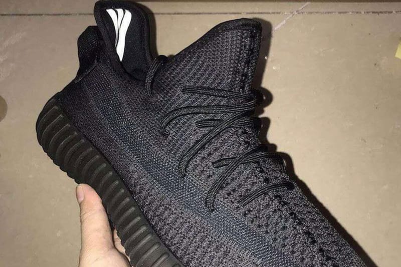 adidas yeezy triple black v2