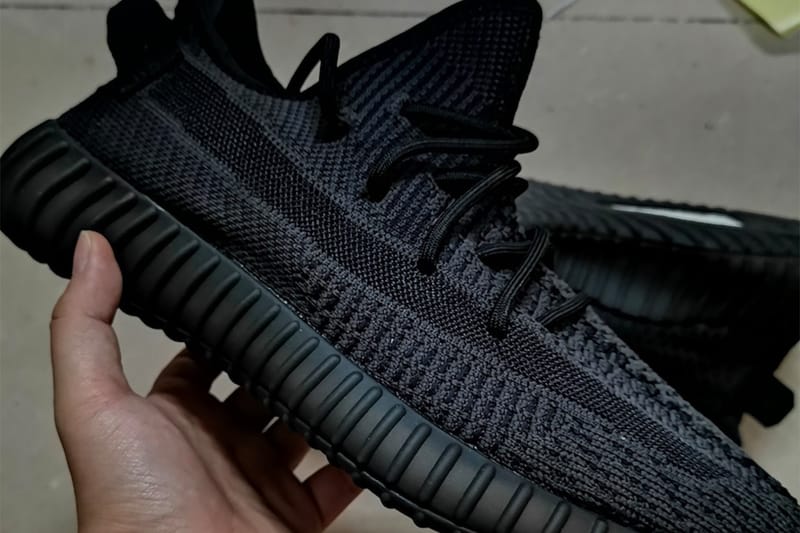 adidas yeezy triple black v2