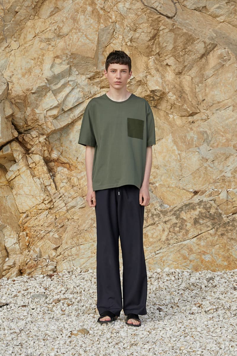에이카 화이트, 부드러운 실루엣이 돋보이는 2019 SS 컬렉션 룩북 공개 듀펠 센터