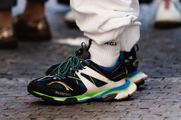 발렌시아가, LED 라이트 장착한 트랙 트레이너 출시