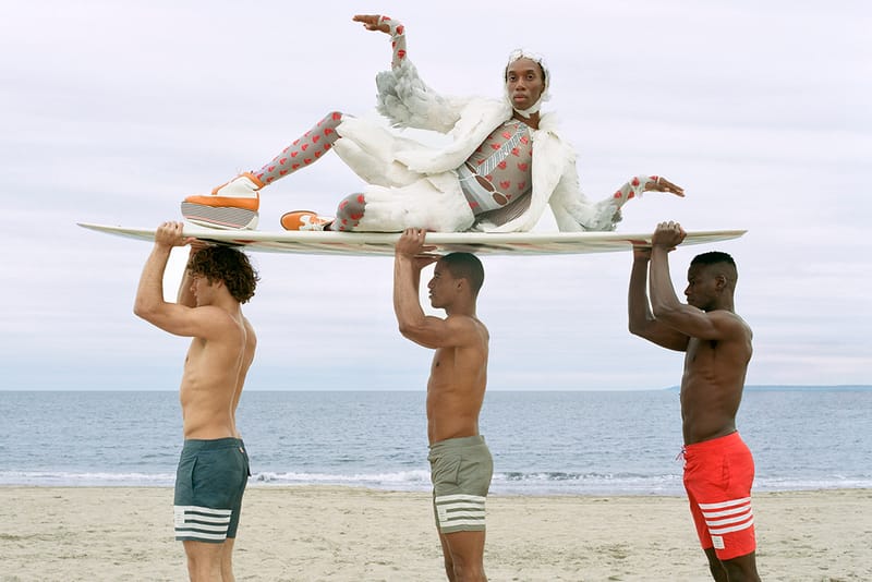 해변에서 영감을 얻은 톰 브라운 캡슐 컬렉션 화보