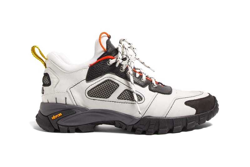 헤론 프레스턴이 홀로 제작한 첫 번째 스니커 '시큐리티' 공개