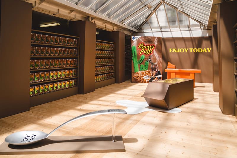 트래비스 스콧 x 리세스 시리얼 퍼프 한정판으로 출시, 50달러, 파리 팝업스토어