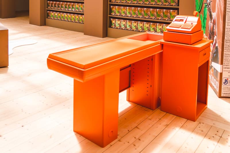 트래비스 스콧 x 리세스 시리얼 퍼프 한정판으로 출시, 50달러, 파리 팝업스토어