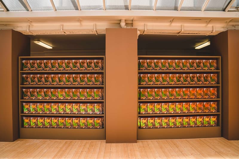 트래비스 스콧 x 리세스 시리얼 퍼프 한정판으로 출시, 50달러, 파리 팝업스토어