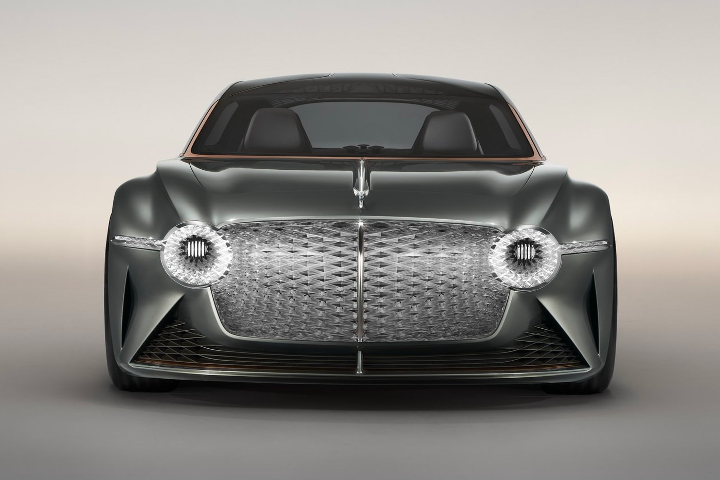 벤틀리 100주년 기념 EXP 100 GT 컨셉카 공개, 1300마력, EV 자율주행, 2035년