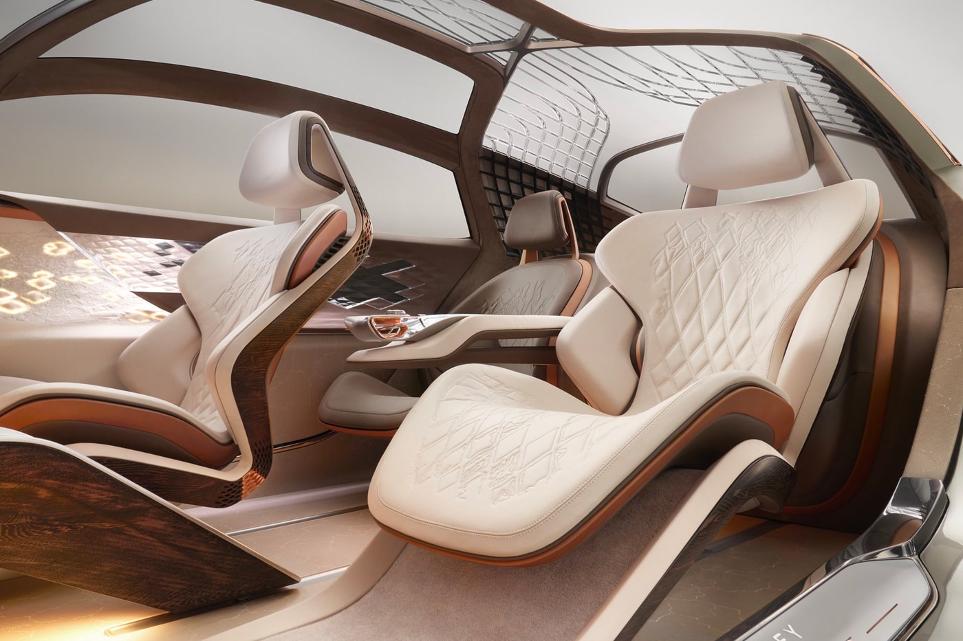 벤틀리 100주년 기념 EXP 100 GT 컨셉카 공개, 1300마력, EV 자율주행, 2035년