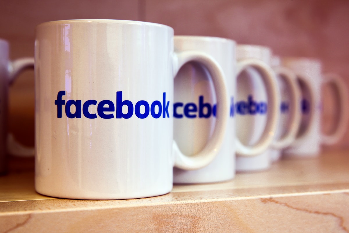 페이스북, 개인정보 유출 혐의 속죄의 뜻으로 영국에 팝업 카페 오픈하다 
