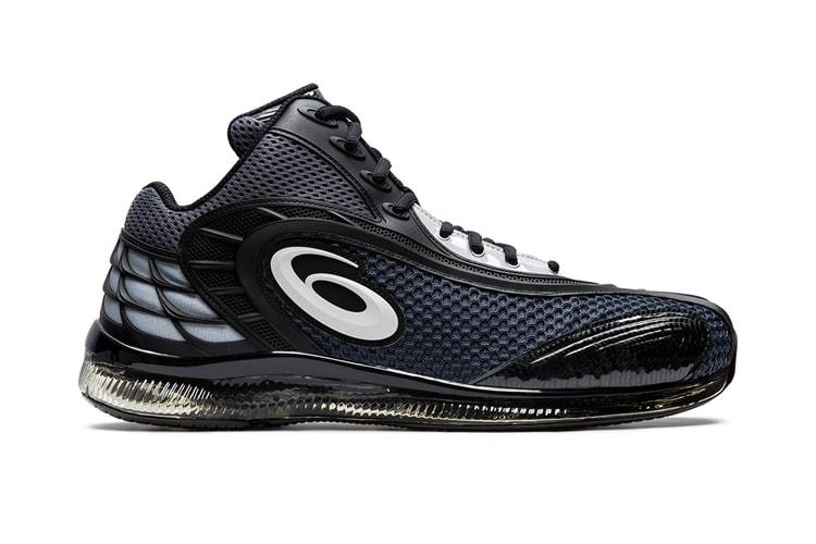 키코 코스타디노브와 아식스의 '젤-소켓 인피니티 2' 2종