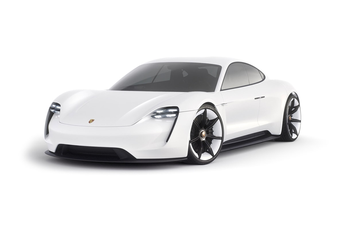포르쉐의 전기 스포츠카 타이칸, 세계 최초로 차량 내 애플 뮤직 탑재한다