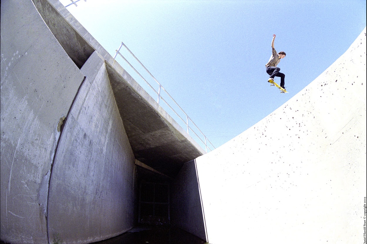 제프 로울리의 생애를 담은, 반스 'This is Off The Wall' 캠페인