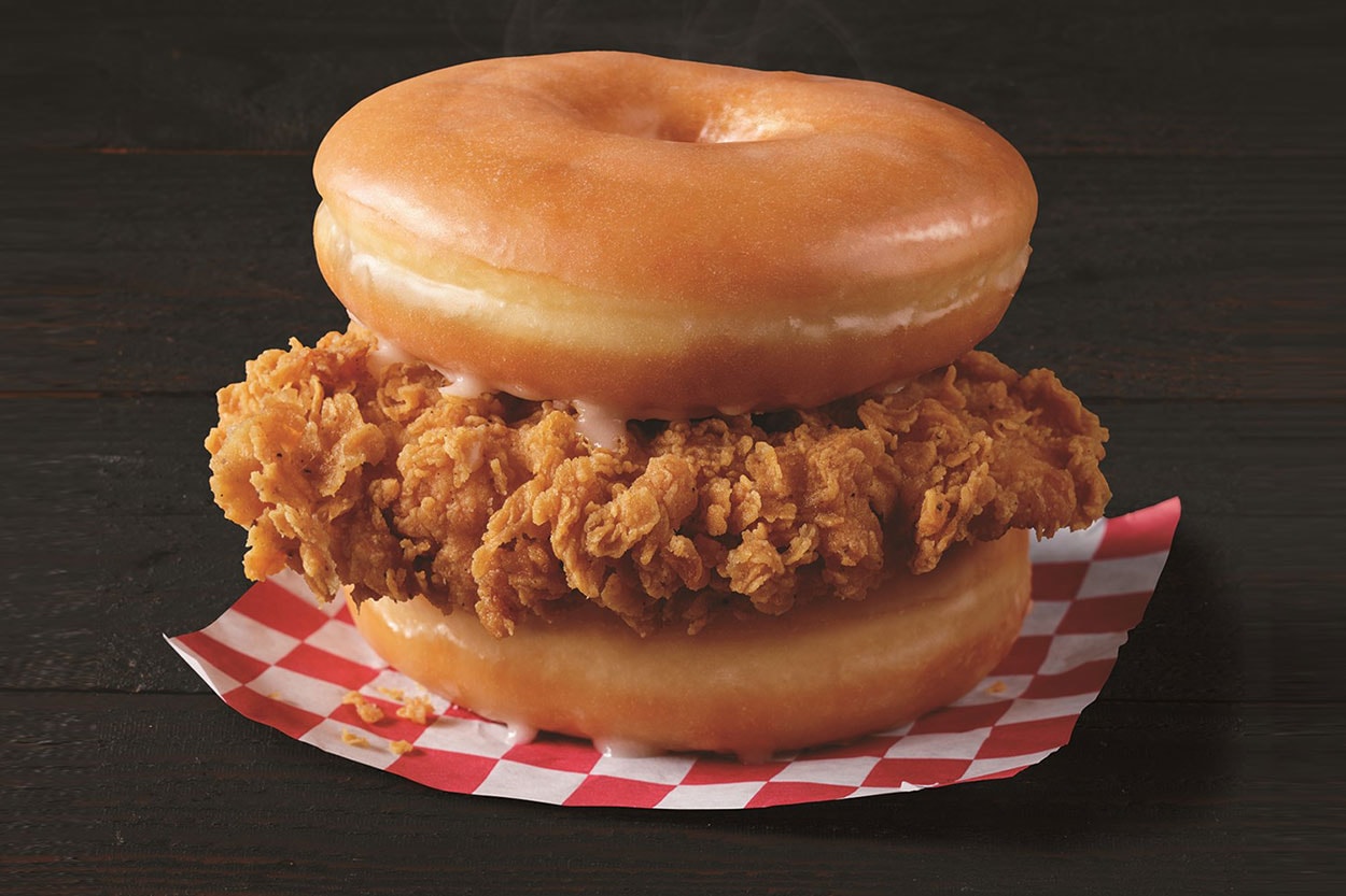 KFC '치킨 도넛 샌드위치' 출시한다, 닭 껍질 튀김 차기 메뉴, 글레이즈드 