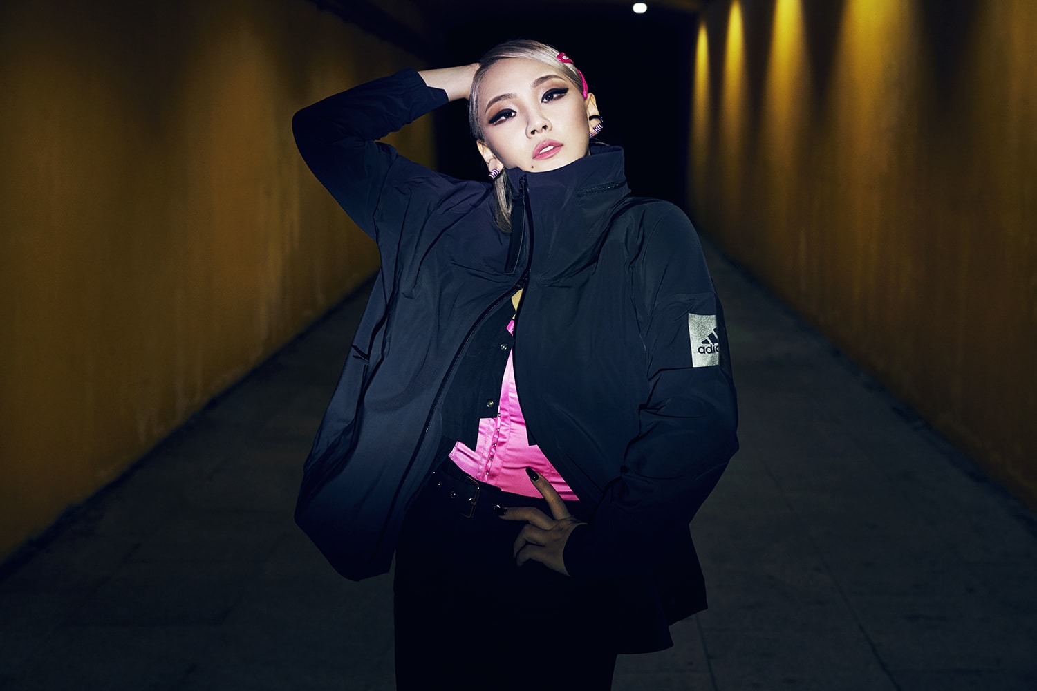 CL과 MINO, 아디다스 마이쉘터 레인 재킷과 테렉스 프리 하이커 GTX 화보 