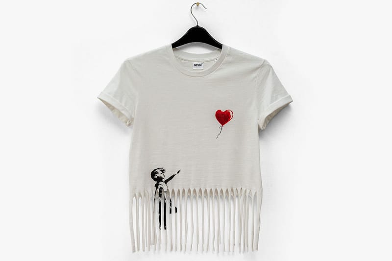 얼굴 없는 화가 뱅크시, 자신의 상표권 지키려 전시품 온라인 판매 시작한다