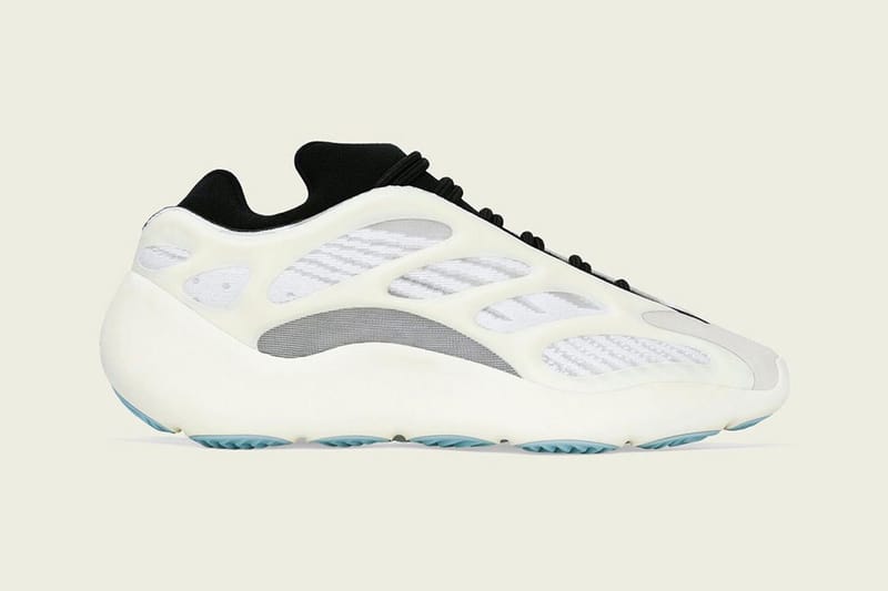 아디다스 이지 700 V3 'AZAEL', 실제로 신으면 이런 느낌