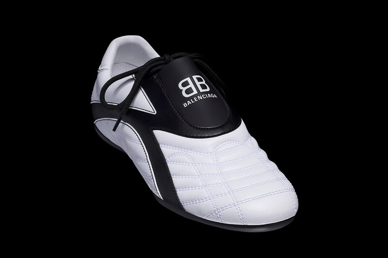 트리플 S의 뒤를 이을, 발렌시아가 새 스니커 '젠' 공개