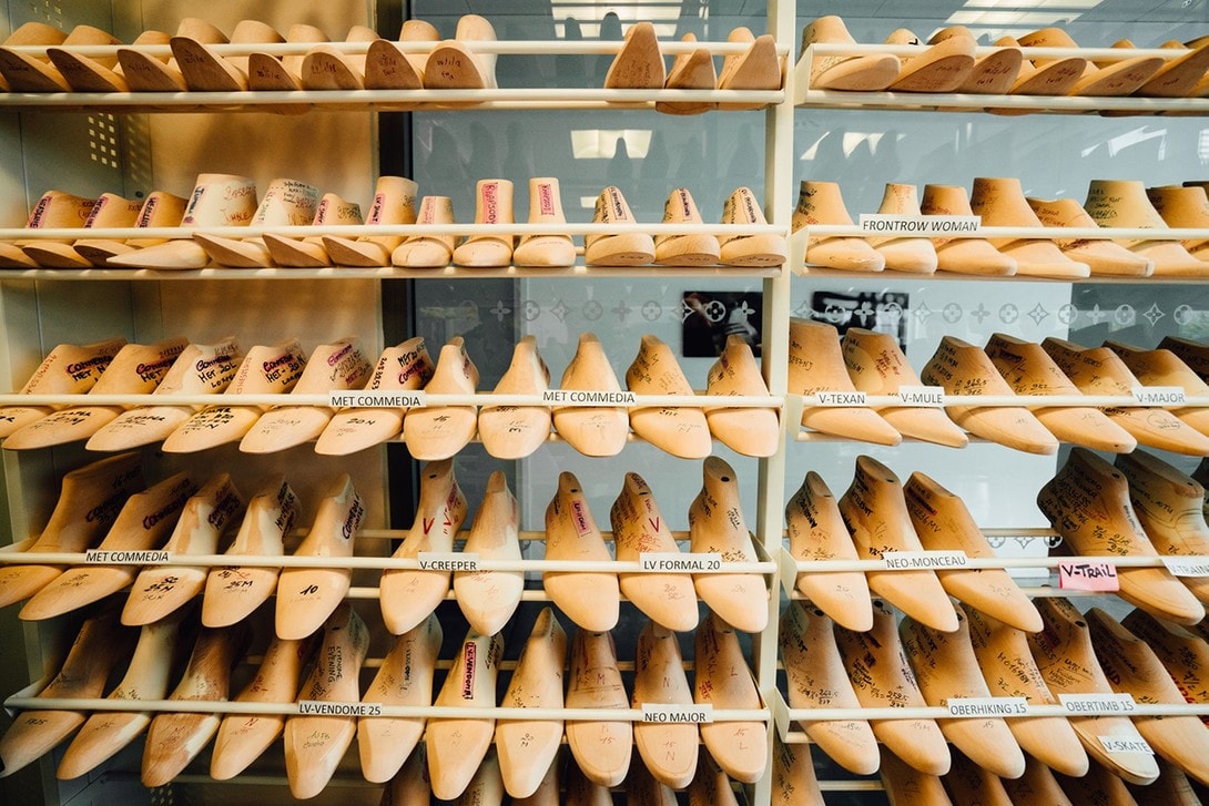 루이 비통의 신발 아틀리에 내부, 이탈리아 베니스 지역의 신발 공장