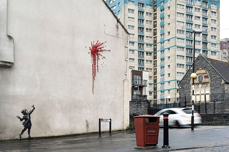 밸런타인데이에 공개된 뱅크시 새 벽화 작품, 이미 훼손됐다