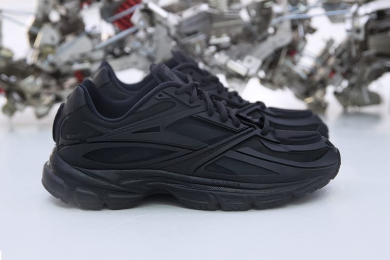 올블랙으로 완성된, 강혁 x 리복 협업 '프리미어 모던' 공개