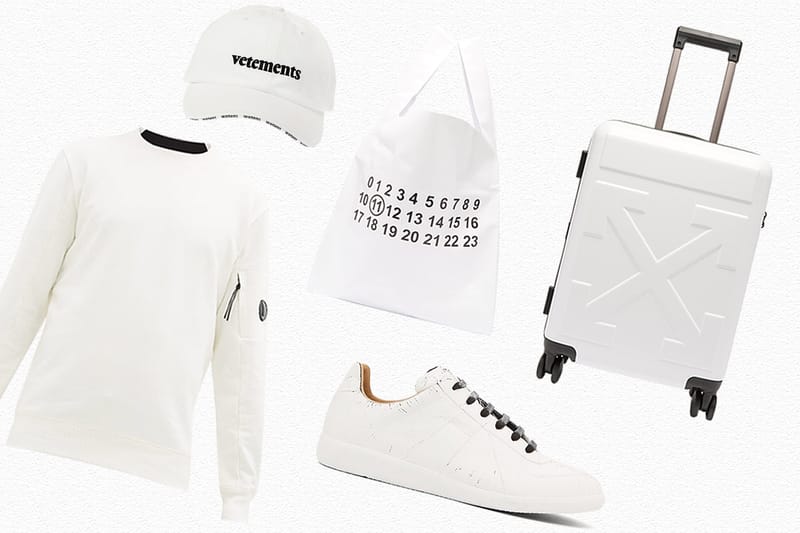 메종 마르지엘라, 라프 시몬스, 스톤 아일랜드에서 고른 화이트 아이템 10