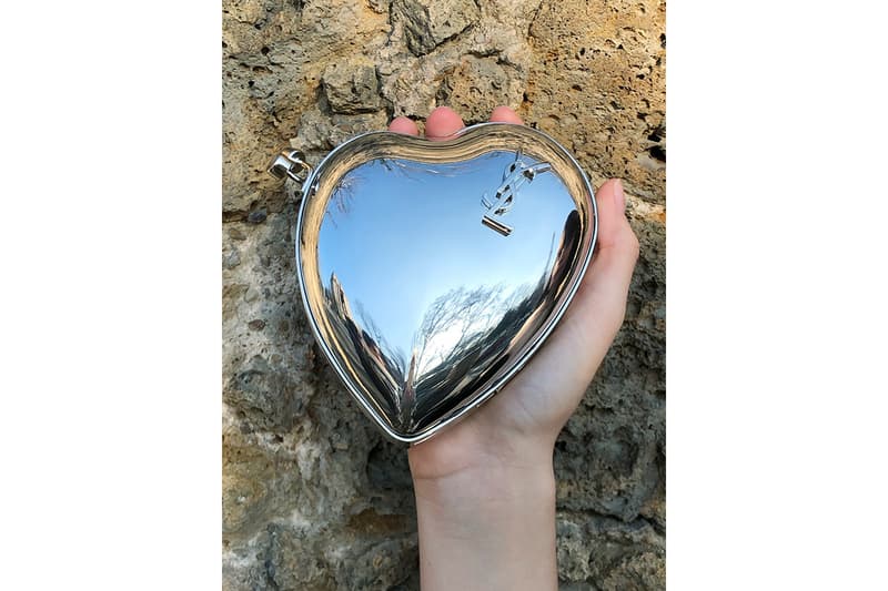 생 로랑 리브 드와, 2020 발렌타인데이 기프트 컬렉션 출시, 티셔츠, 비키니, 콘돔, 자물쇠, 라이터, 에센스