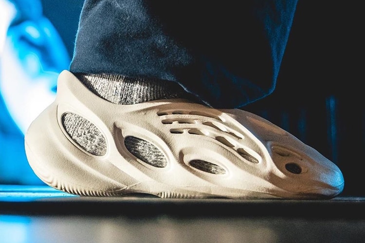 미발매 이지를 런웨이에 줄줄이 등장시킨, 브랜드의 정체는?