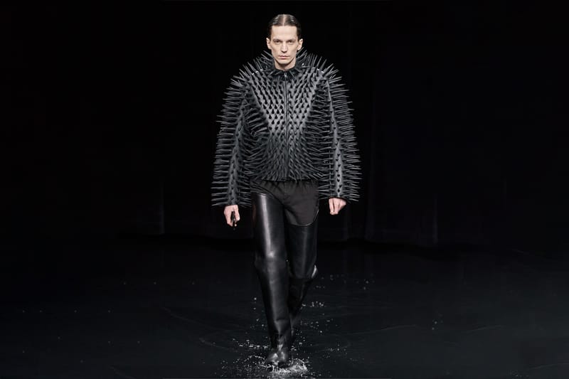 발렌시아가, 기후변화 문제에 메시지를 던진 2020 FW 컬렉션 런웨이