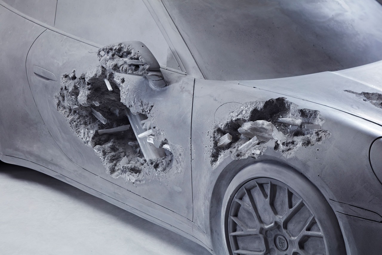 다니엘 아샴, 화산재 속에서 발굴한 듯한 포르쉐 911 조각상 공개, K11 뮤제아, 퓨처 렐릭 시리즈