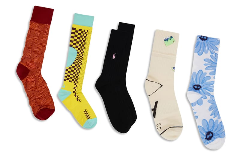 이어지는 ‘집콕’, 신발 대신 더 자주신게 되는 소장 가치 100% 양말 15가지