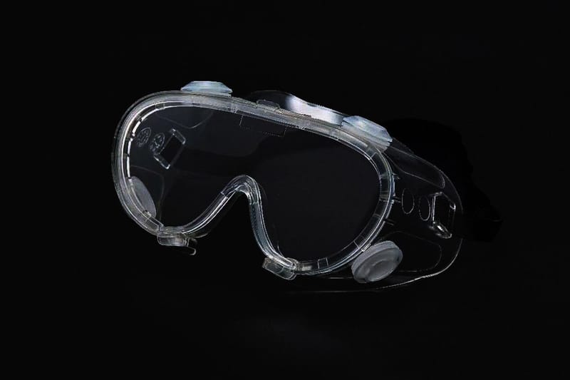 레트로슈퍼퓨처, 코로나19 의료진의 고글 구매 기부 진행