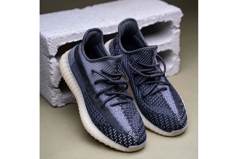 이지 부스트 350 V2 '아즈리엘' 실물 이미지, 블랙 어퍼, 아디다스 가격 정보