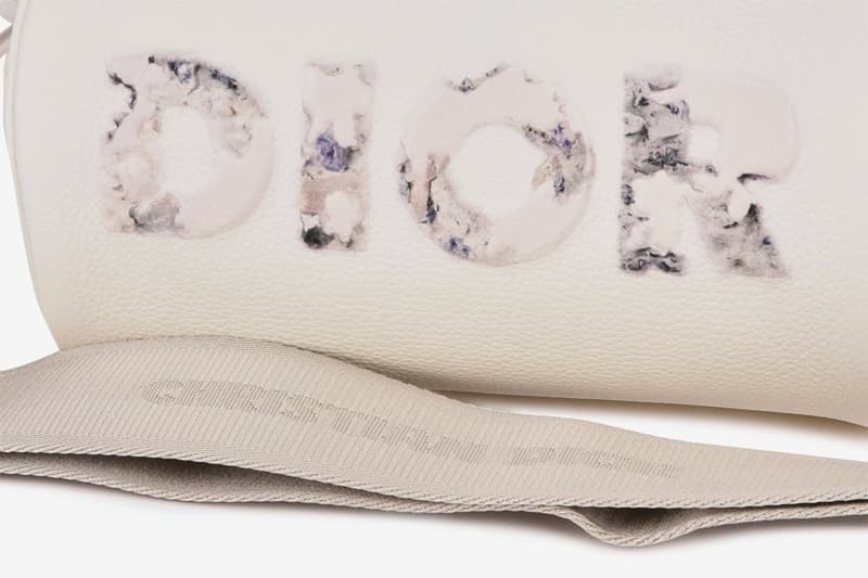 디올x다니엘 아샴 협업 롤러 백 출시, 목걸이, 뉴스페이퍼 프린팅, 킴 존스, 퓨처 렐릭, 펜던트, 넥클레스, 남자 목걸이