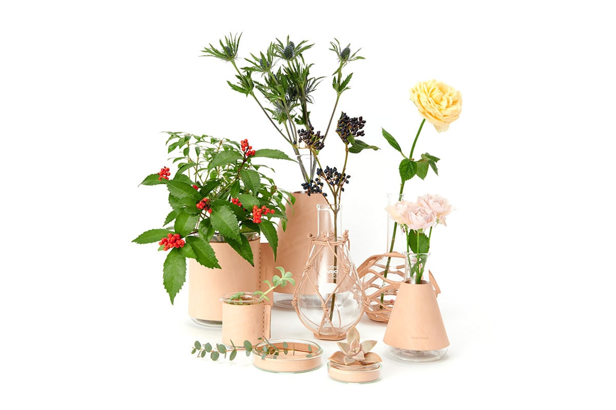 헨더 스킴, 과학 실험 기구를 활용한 ‘science vase:꽃병’, 비이커, 플라스크, 샬레