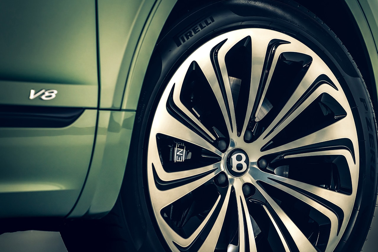 벤틀리의 초호화 럭셔리 SUV, 2021 벤테이가 공개, 페이스리프트, V8 엔진