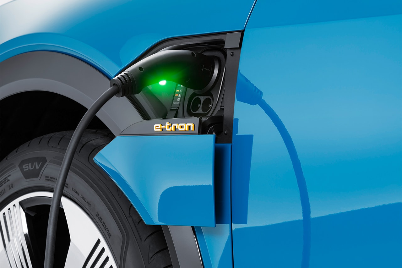 아우디의 첫 순수 전기 SUV, ‘e-트론 55 콰트로’ 출시, 전기차, 리튬이온배터리, 완충 시 주행 가능 거리